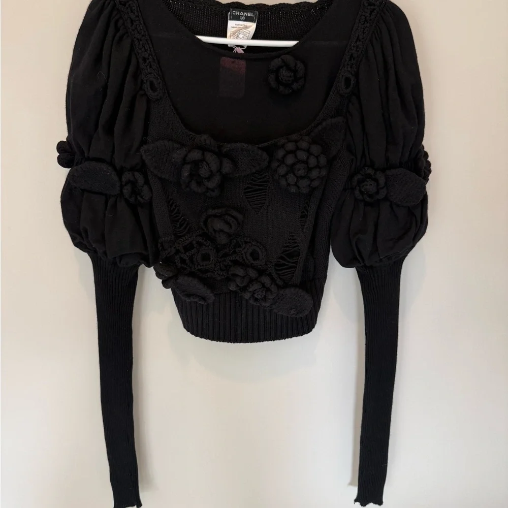 💋CHANEL Black Floral Embellished‎ Sweater LB001-002
